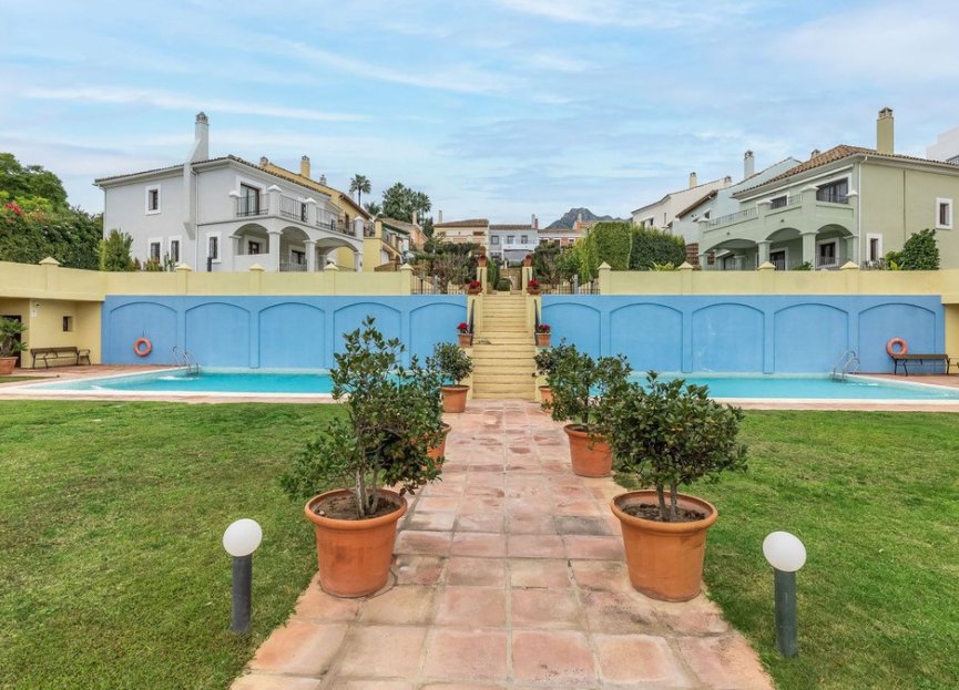 Resale - House - Semi-Detached House - Marbella - The Golden Mile