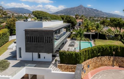 Resale - House - Detached Villa - Marbella - Nueva Andalucia