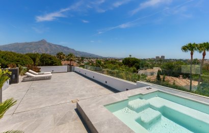 Resale - House - Detached Villa - Marbella - Nueva Andalucia