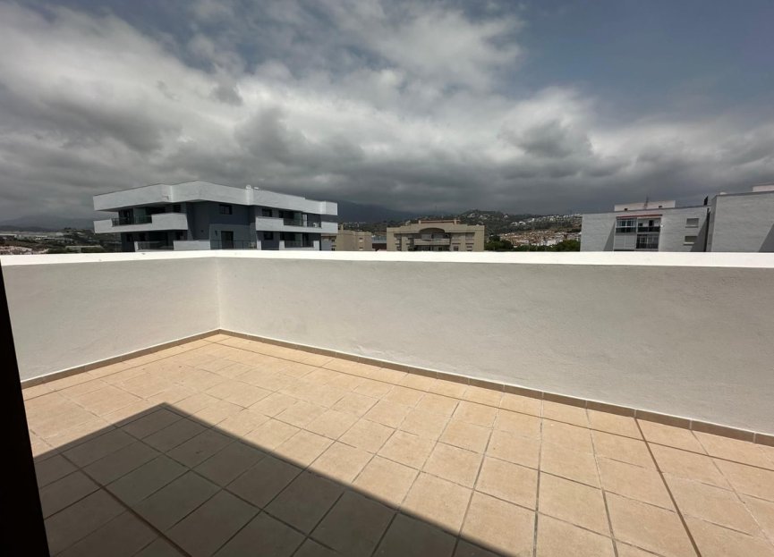 Resale - Apartment - Penthouse - Estepona - Estepona Centro