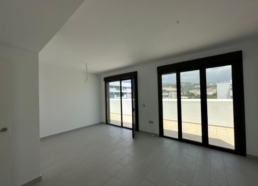 Resale - Apartment - Penthouse - Estepona - Estepona Centro