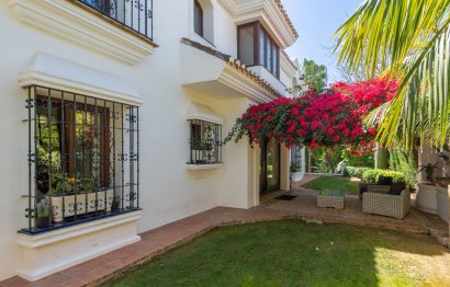 Resale - House - Detached Villa - Marbella - Bahía de Marbella