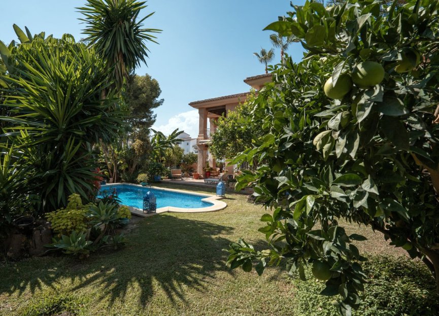 Resale - House - Detached Villa - Mijas