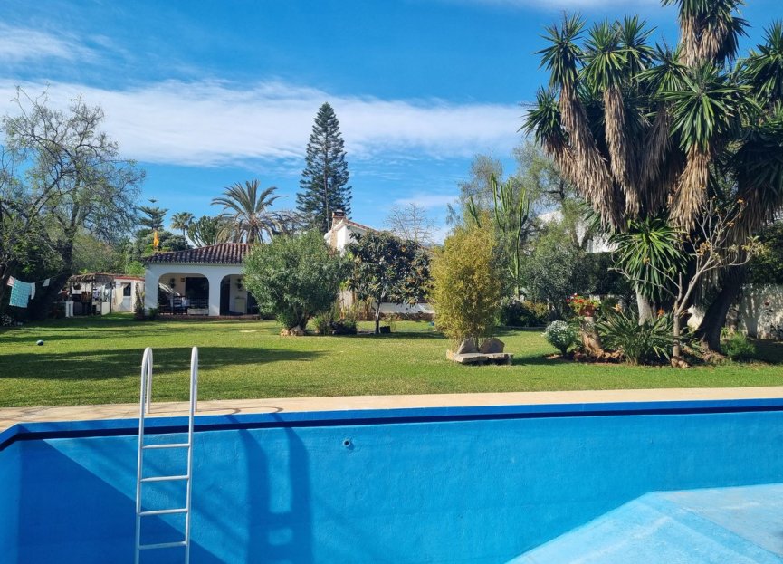 Resale - House - Detached Villa - Marbella - Puerto Banús