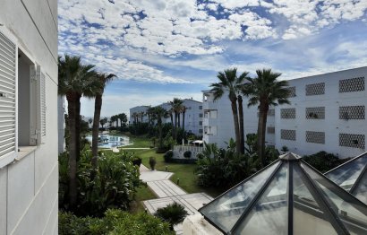 Resale - Apartment - Middle Floor Apartment - Marbella - Puerto Banús