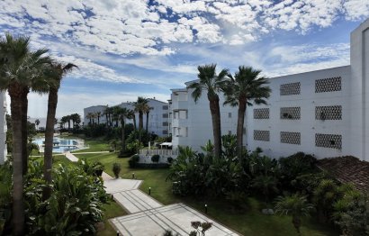 Resale - Apartment - Middle Floor Apartment - Marbella - Puerto Banús