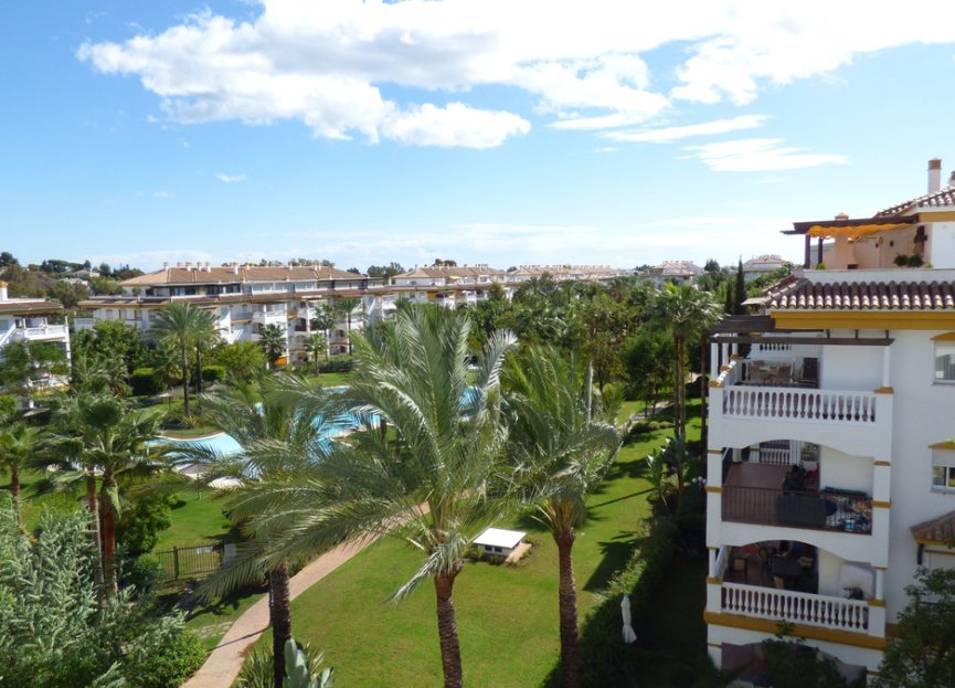 Resale - Apartment - Penthouse - Marbella - Nueva Andalucia