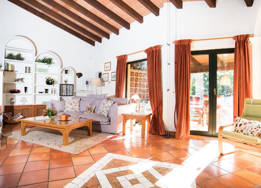 Resale - House - Detached Villa - Estepona - Bel Air