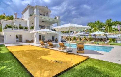 Resale - House - Detached Villa - Marbella - Nueva Andalucia