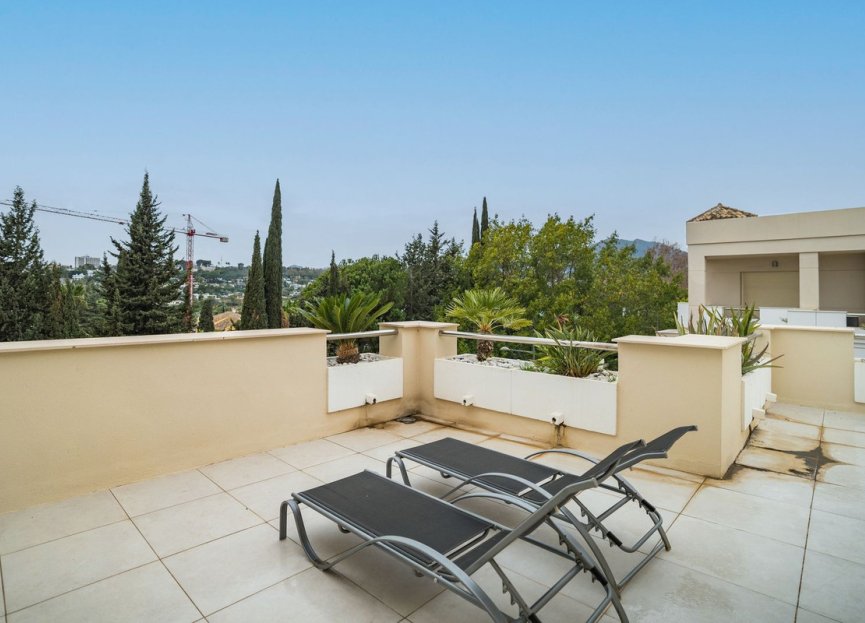 Resale - Apartment - Penthouse - Marbella - Nueva Andalucia