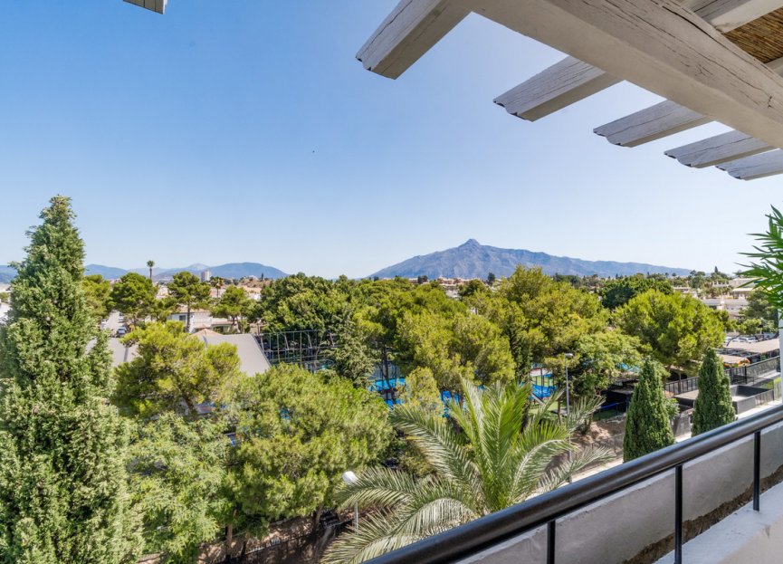 Resale - Apartment - Penthouse - Marbella - Nueva Andalucia