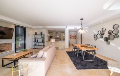 Resale - Apartment - Ground Floor Apartment - Marbella - The Golden Mile