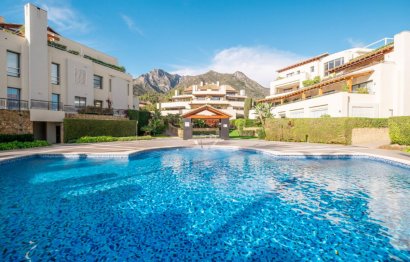 Resale - Apartment - Ground Floor Apartment - Marbella - The Golden Mile