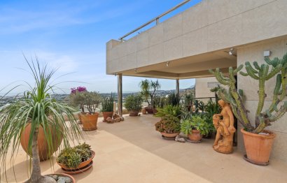 Resale - Apartment - Penthouse - Marbella - Nueva Andalucia