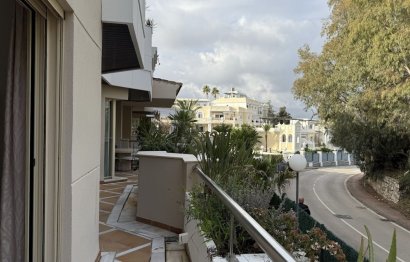 Resale - Apartment - Middle Floor Apartment - Marbella - Nueva Andalucia