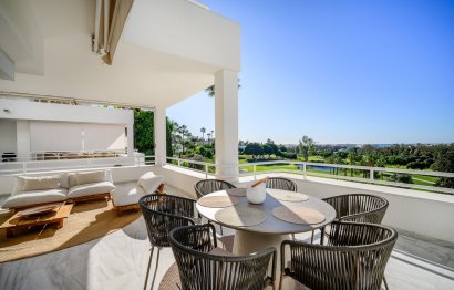 Resale - Apartment - Middle Floor Apartment - Marbella - Nueva Andalucia