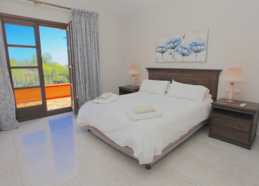 Resale - House - Detached Villa - Estepona - Cancelada