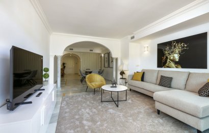 Resale - Apartment - Middle Floor Apartment - Marbella - Nueva Andalucia