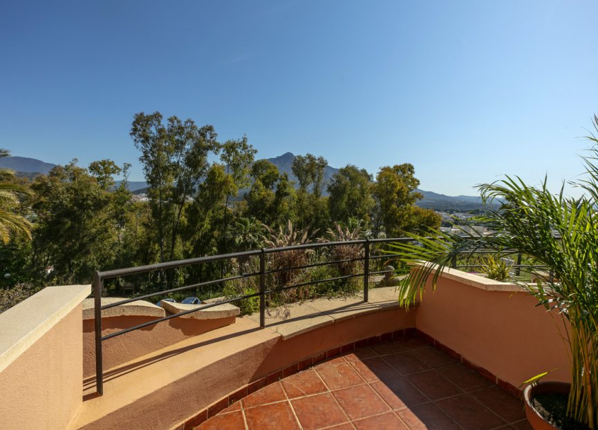 Resale - Apartment - Middle Floor Apartment - Marbella - Nueva Andalucia