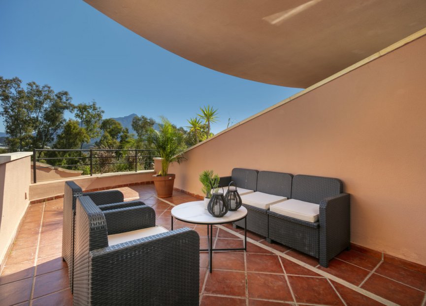 Resale - Apartment - Middle Floor Apartment - Marbella - Nueva Andalucia