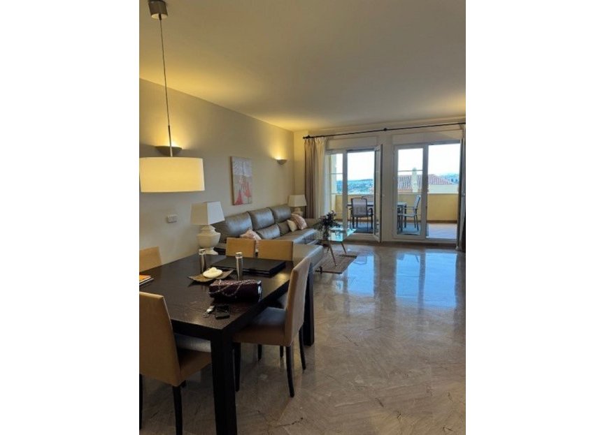 Resale - Apartment - Middle Floor Apartment - Marbella - Nueva Andalucia