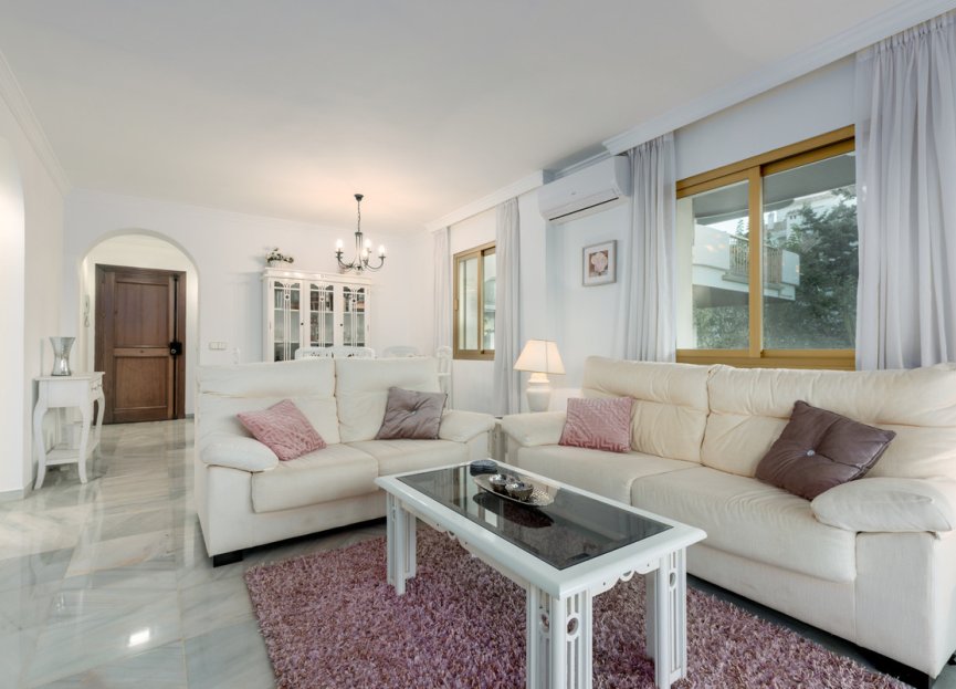 Resale - Apartment - Middle Floor Apartment - Marbella - Nueva Andalucia