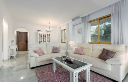 Resale - Apartment - Middle Floor Apartment - Marbella - Nueva Andalucia