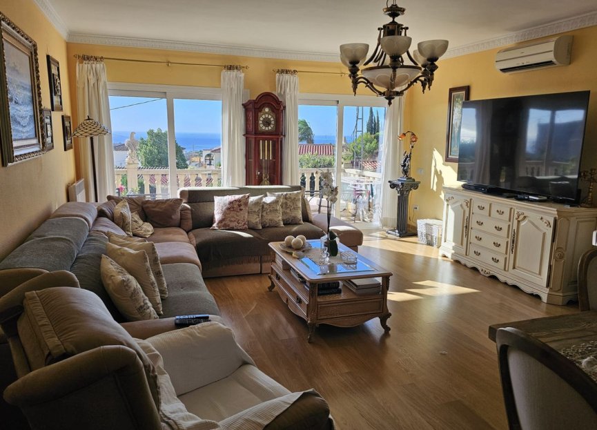 Resale - House - Detached Villa - Benalmádena