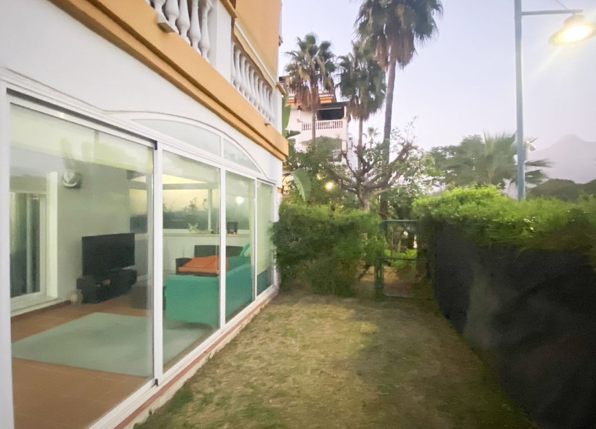 Resale - Apartment - Ground Floor Apartment - Marbella - Nueva Andalucia