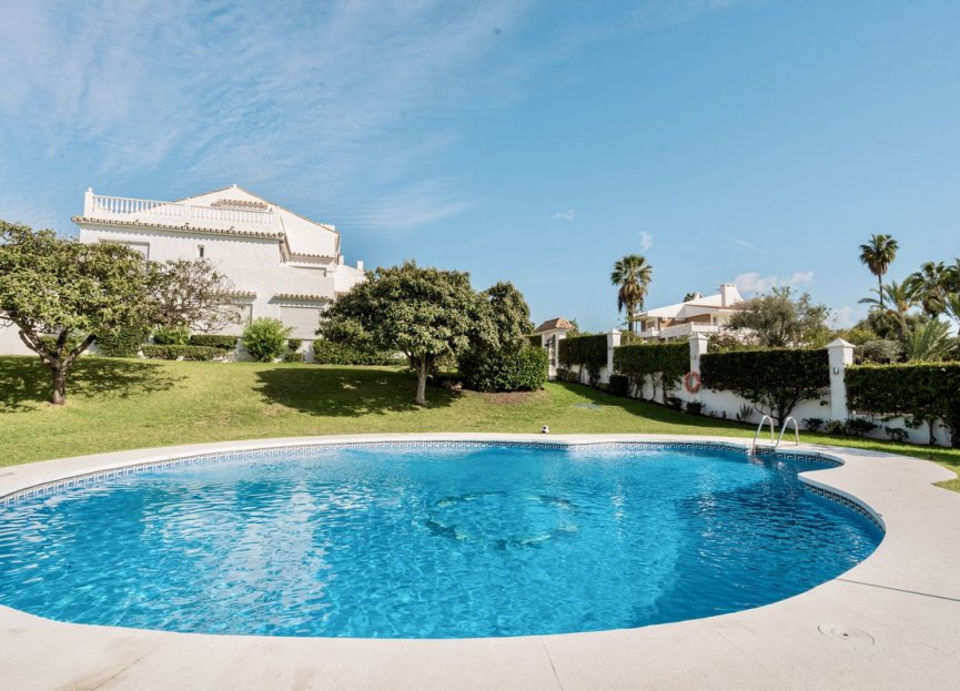 Resale - House - Townhouse - Marbella - Nueva Andalucia