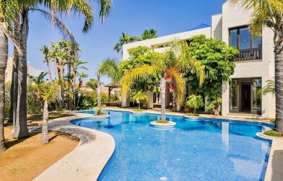 Resale - House - Detached Villa - Marbella - Bahía de Marbella