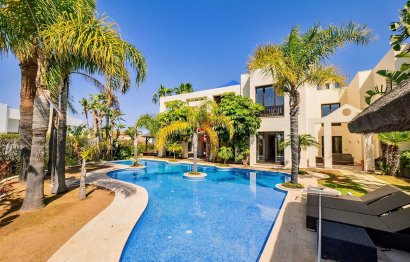 Resale - House - Detached Villa - Marbella - Bahía de Marbella