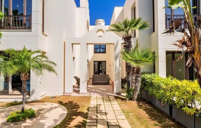 Resale - House - Detached Villa - Marbella - Bahía de Marbella