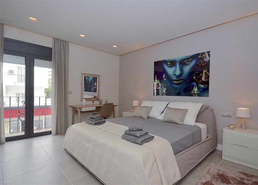 Resale - Apartment - Middle Floor Apartment - Marbella - Puerto Banús