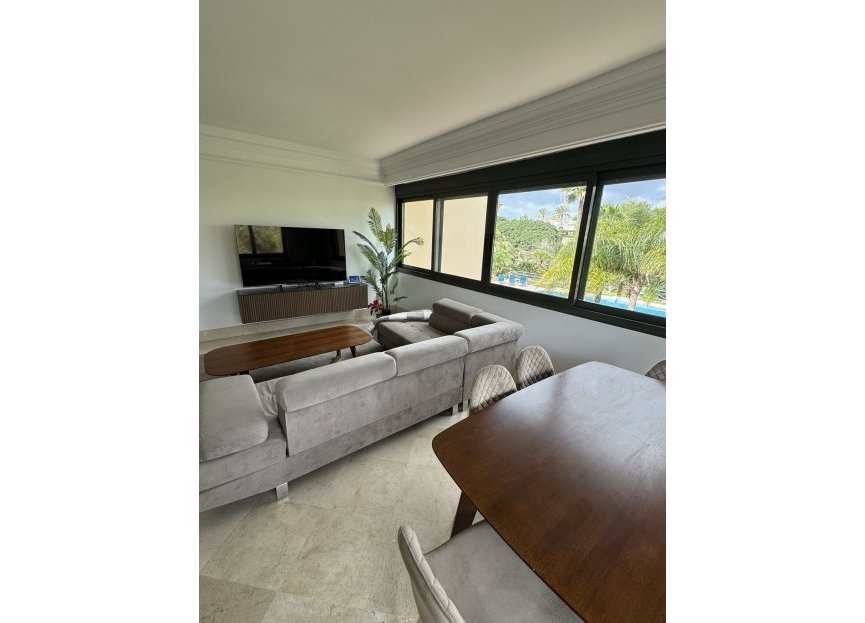 Resale - Apartment - Middle Floor Apartment - Marbella - Nueva Andalucia