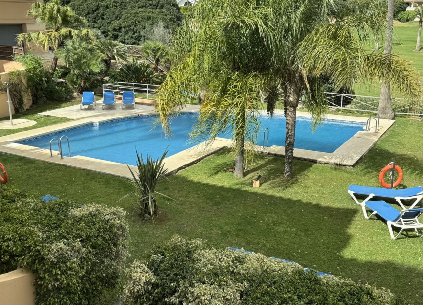 Resale - Apartment - Middle Floor Apartment - Marbella - Nueva Andalucia