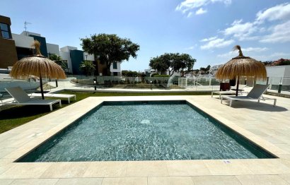 Resale - Apartment - Ground Floor Apartment - Marbella - Cabopino