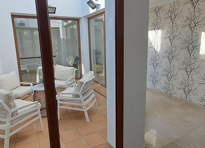 Resale - House - Detached Villa - Estepona - New Golden Mile