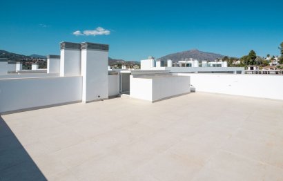 Resale - House - Detached Villa - Marbella - Guadalmina Baja