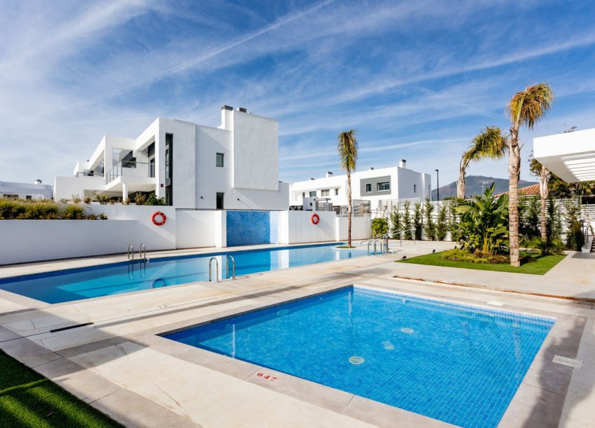 Resale - House - Detached Villa - Marbella - Guadalmina Baja