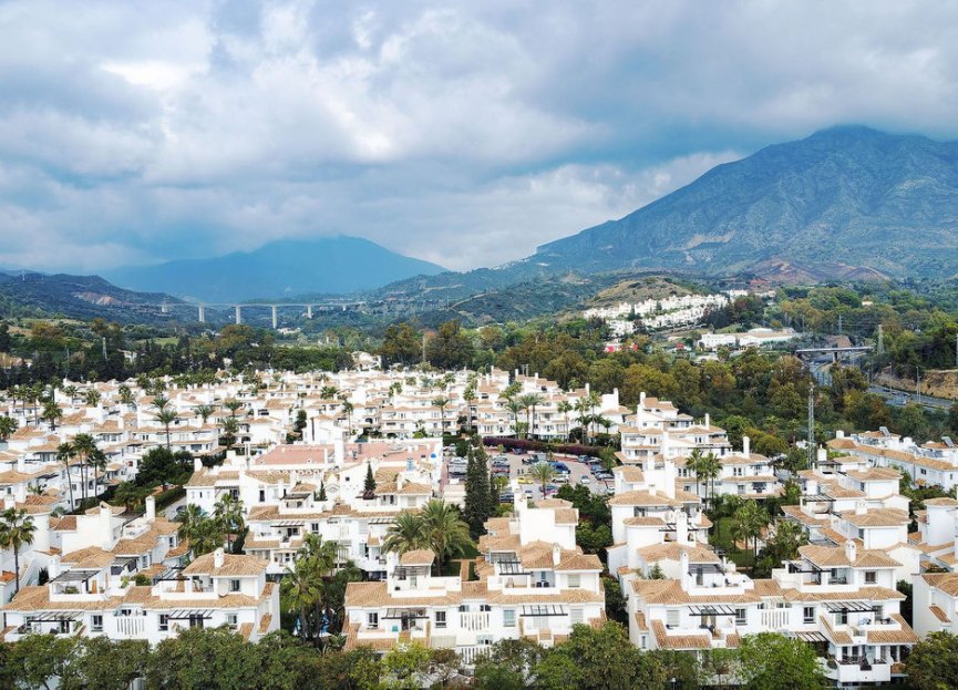 Resale - Apartment - Ground Floor Apartment - Marbella - Nueva Andalucia