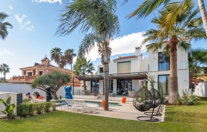 Resale - House - Detached Villa - Marbella - Nueva Andalucia