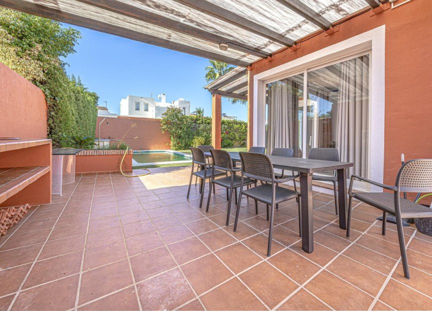 Resale - House - Detached Villa - Marbella - Nueva Andalucia