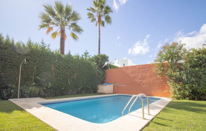 Resale - House - Detached Villa - Marbella - Nueva Andalucia