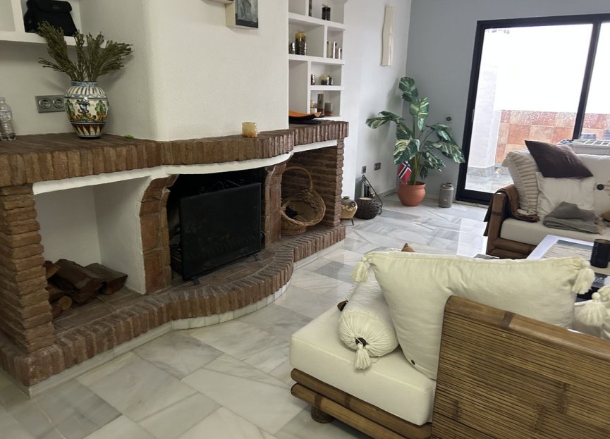 Resale - Apartment - Top Floor Apartment - Mijas - Calahonda