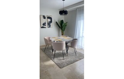 Resale - Apartment - Middle Floor Apartment - Marbella - Nueva Andalucia