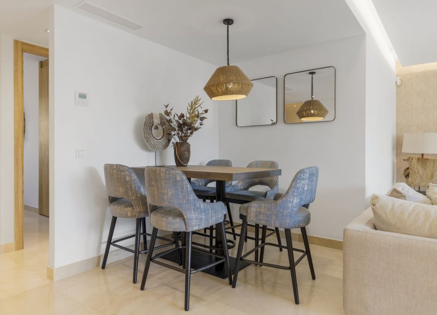 Resale - Apartment - Middle Floor Apartment - Marbella - Nueva Andalucia