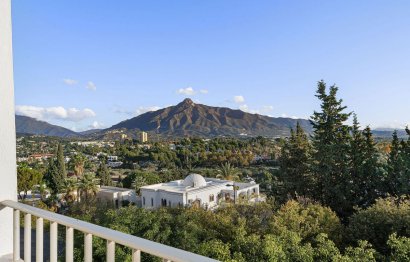 Resale - Apartment - Middle Floor Apartment - Marbella - Nueva Andalucia