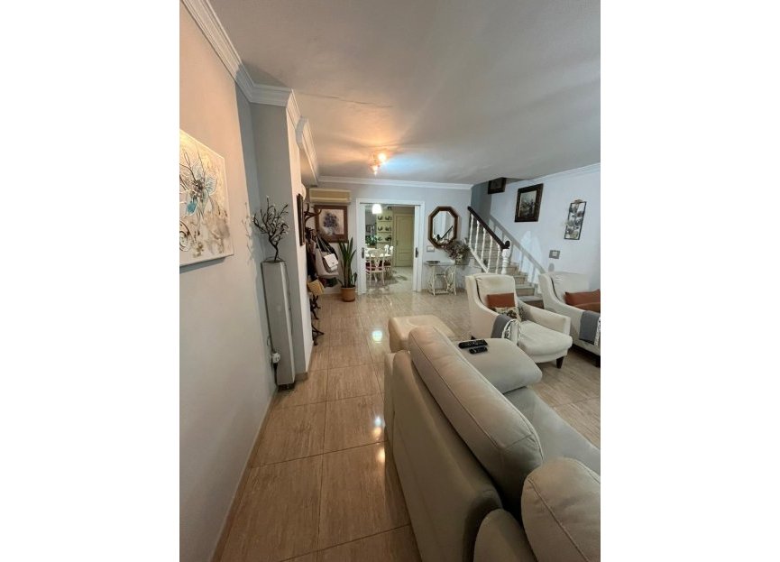 Resale - House - Detached Villa - Estepona