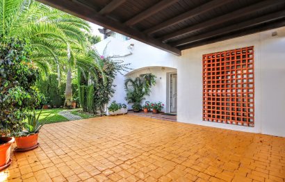 Resale - House - Semi-Detached House - Marbella - The Golden Mile